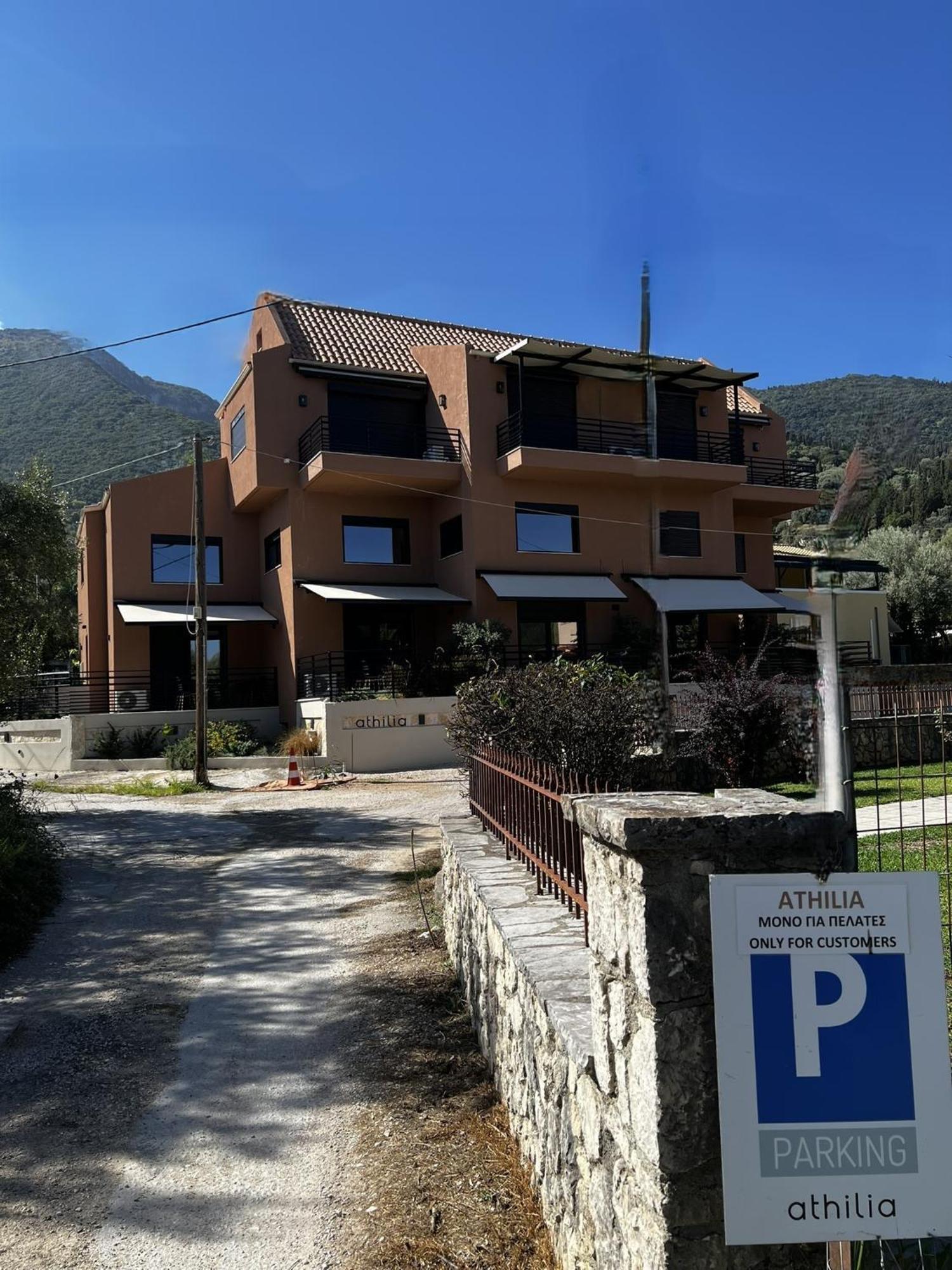 Athilia Aparthotel Nikiana Exterior photo